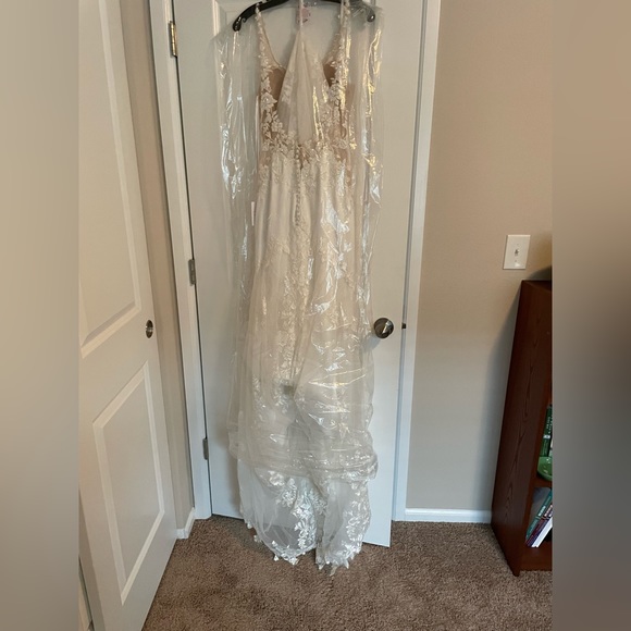 Ivory Willow - Wren Wedding Dress BRAND NEW UNWORN & UNALTERED - Picture 2 of 8